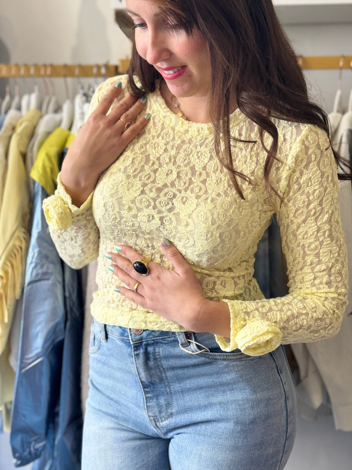 Top en dentelle jaune aline