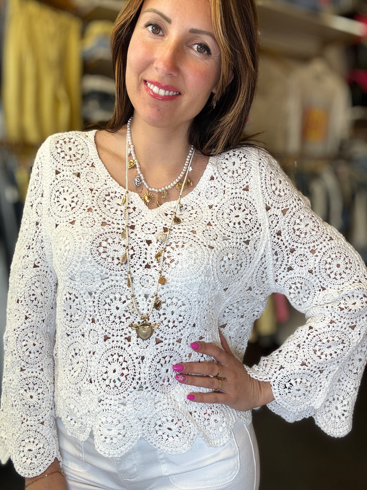Pull en broderie anglaise