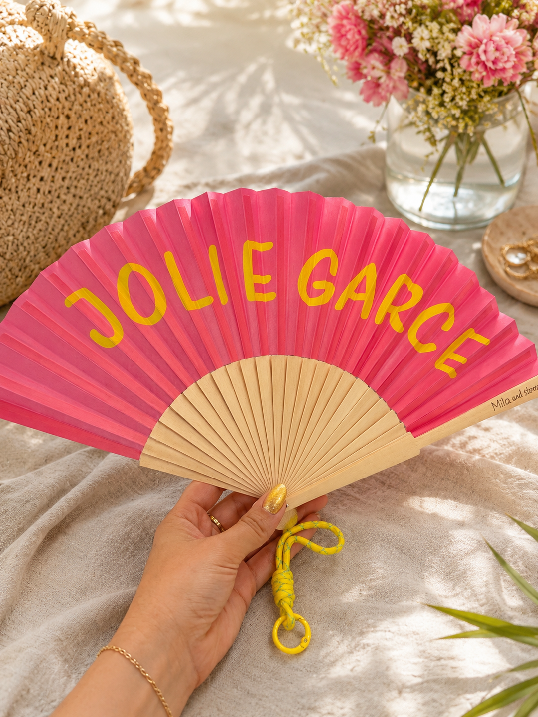 eventail jolie garce