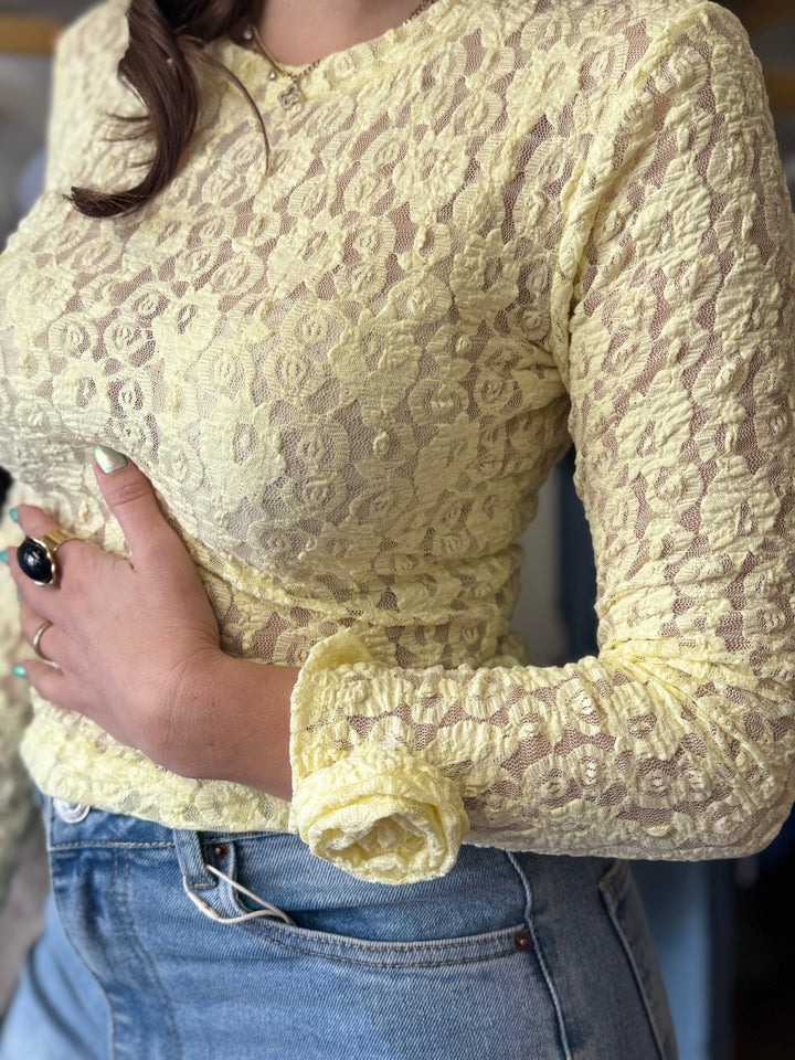 Top en dentelle jaune aline