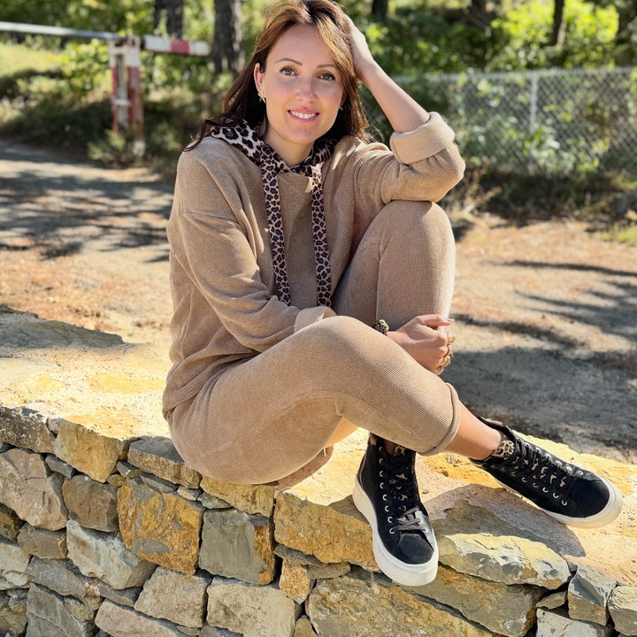 Sweat en velours côtelé – Beige & détails léopard 🐆 Manon