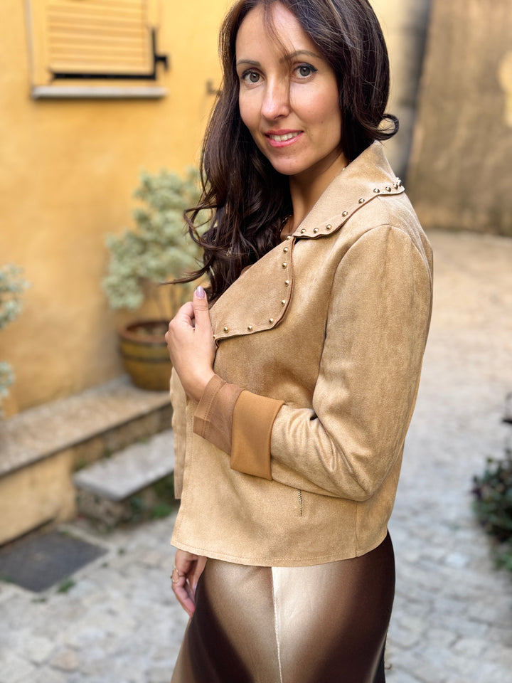Veste en suédine camel – Détails cloutés anne