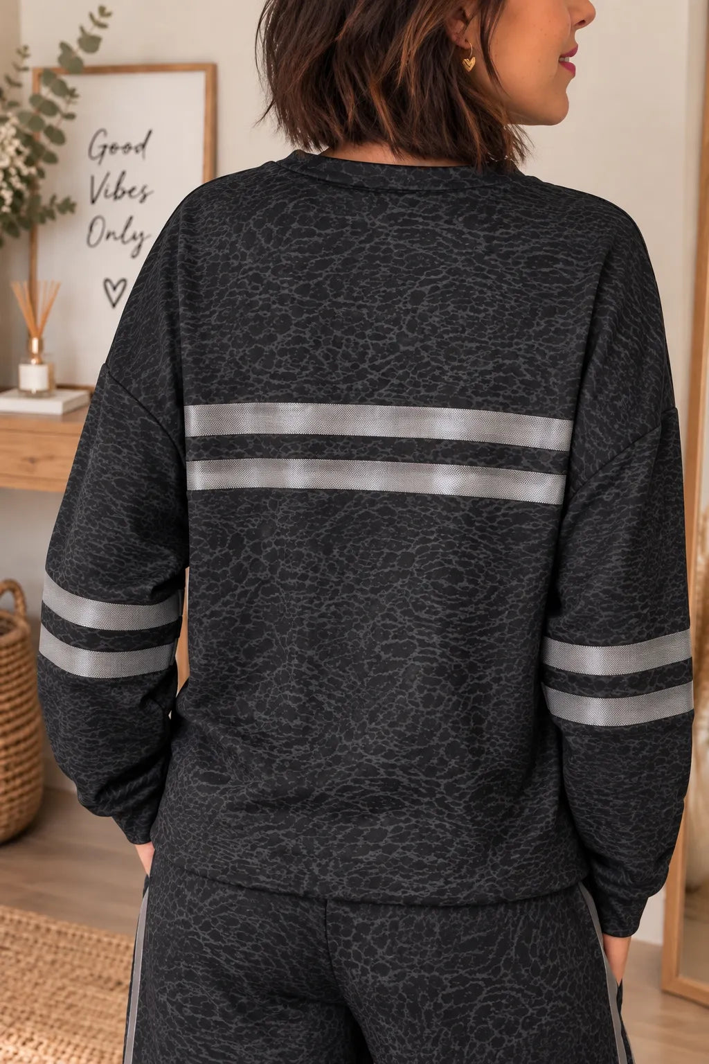 Sweat fin anthracite imprimé léopard bandes sportswear - Fabrication Italienne