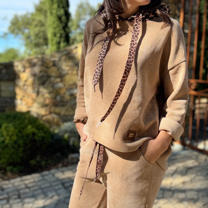 Sweat en velours côtelé – Beige & détails léopard 🐆 Manon
