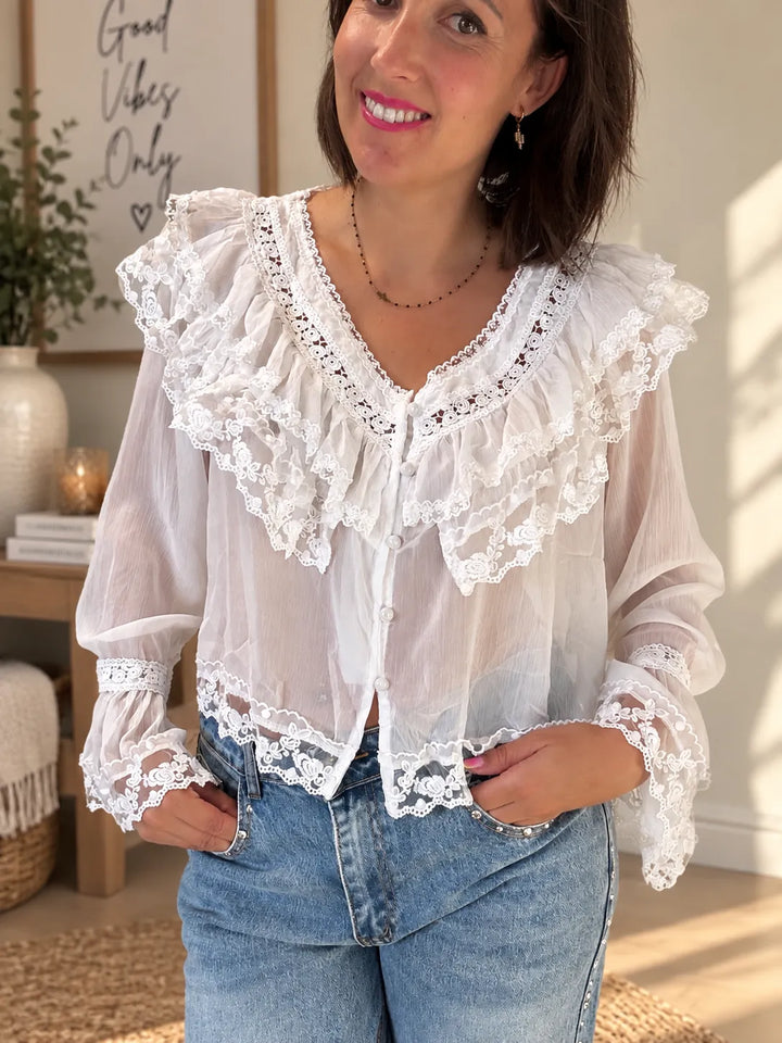 Chemisier blanc à volants dentelle