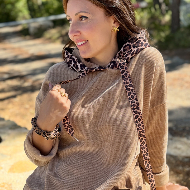 Sweat en velours côtelé – Beige & détails léopard 🐆 Manon