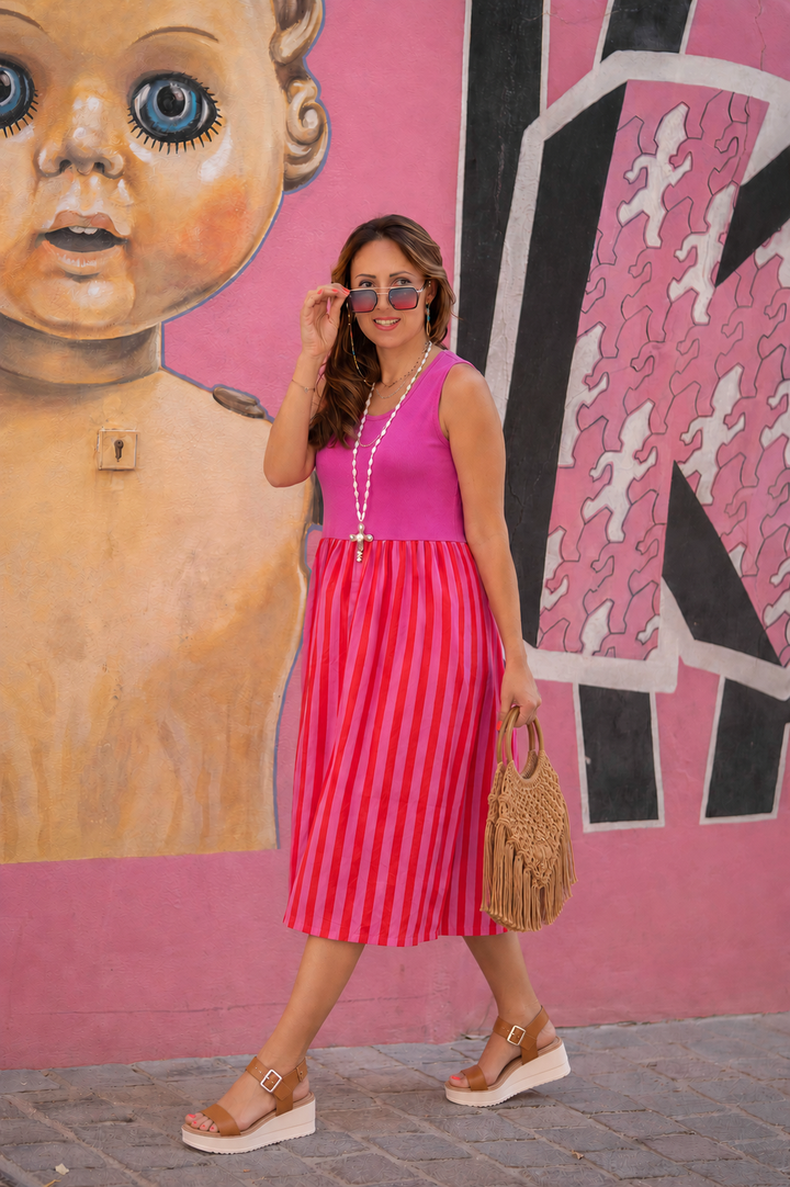 Robe longue rose fuchsia à rayures