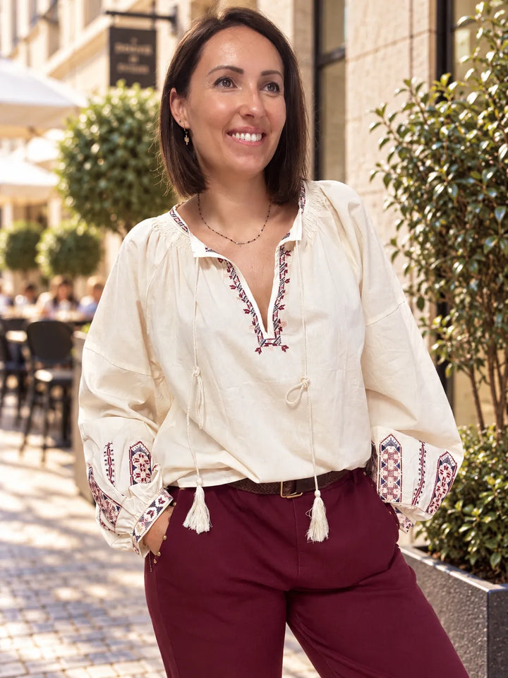 Blouse Brodée Écrue Col et Manches