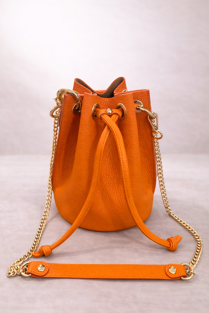 Sac seau orange cuir