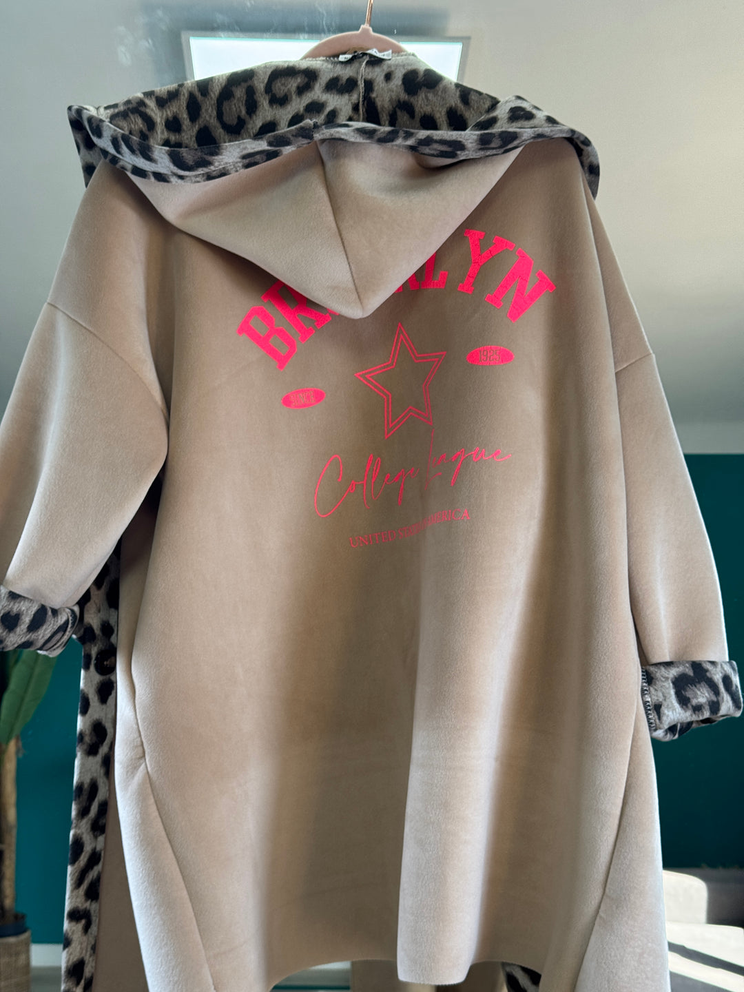 Veste à capuche doublée léopard – Beige Cathy