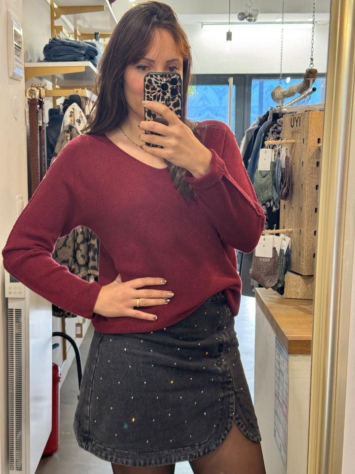 Pull fin col V – Boutons épaules chipie