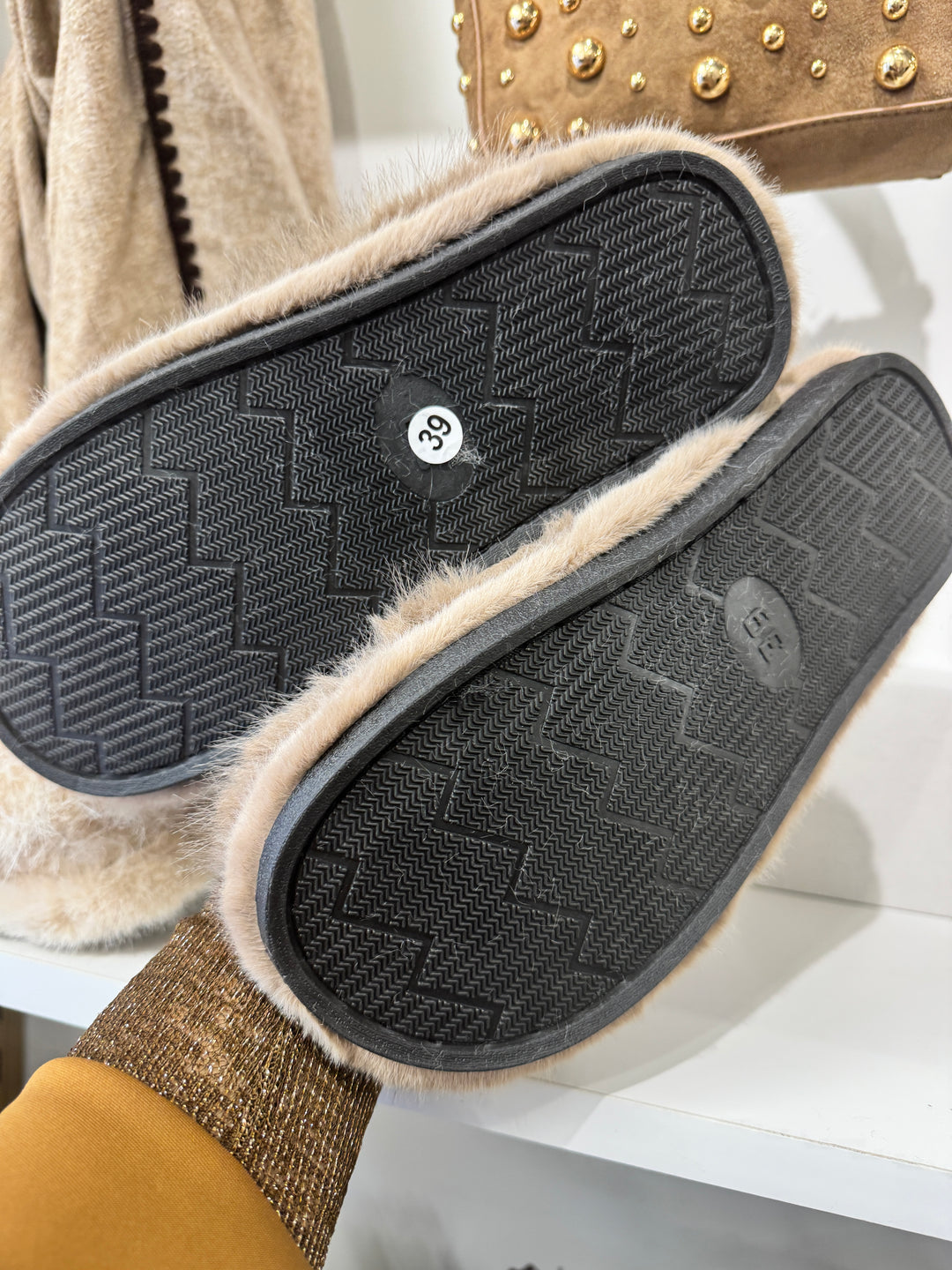 Pantoufles fourrure nœud