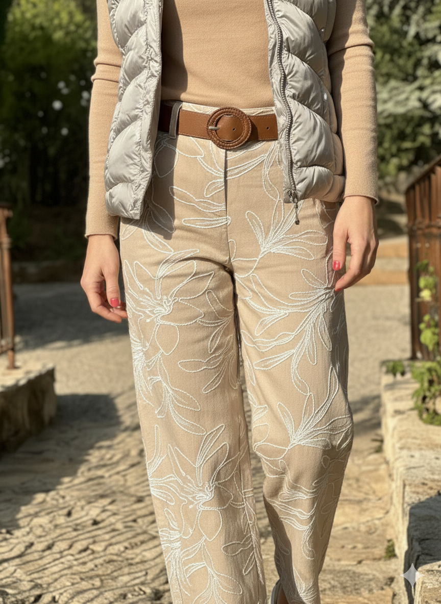 Pantalon fluide à motif brodé – Beige Aline