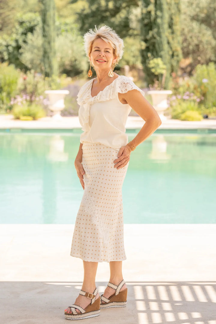Jupe midi à pois beige et écru avec dentelle