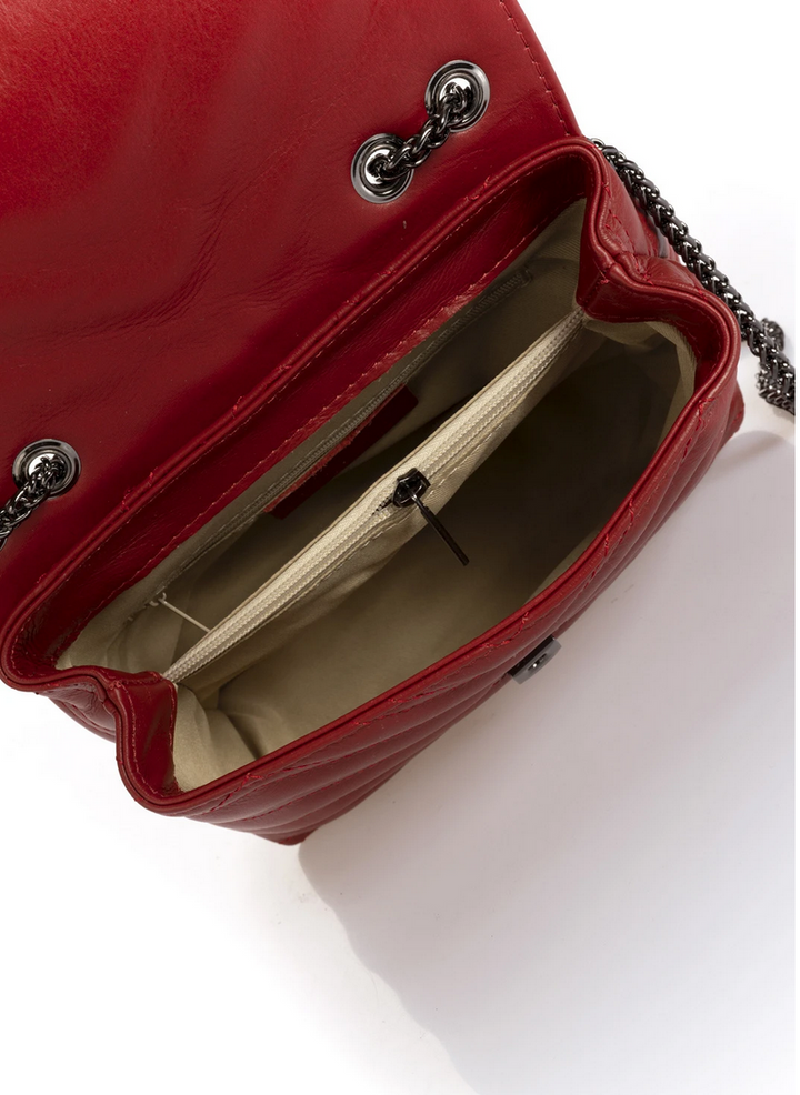 sac en cuir rouge foncé